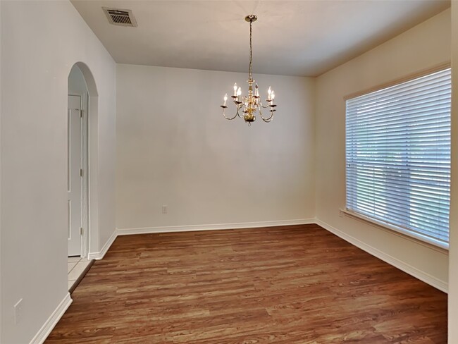 Building Photo - 28726 Hidden Cove Dr