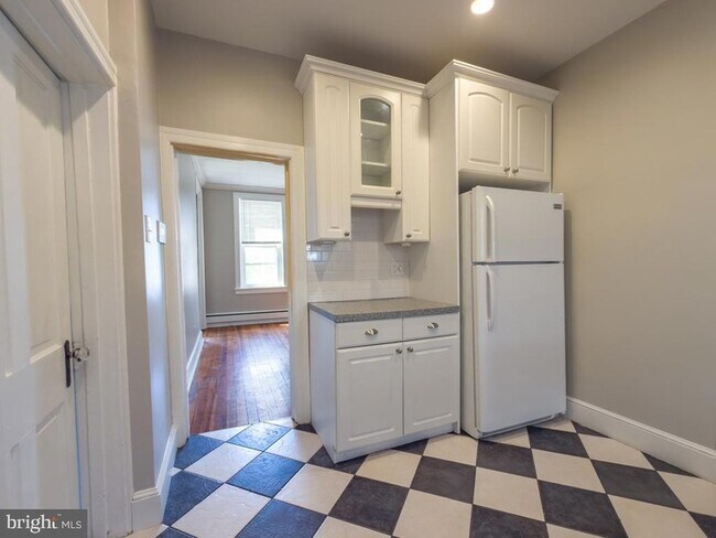 Building Photo - 2838 Booser Ave.