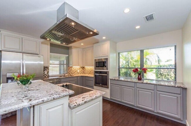 Building Photo - 13335 Cross Pointe Dr