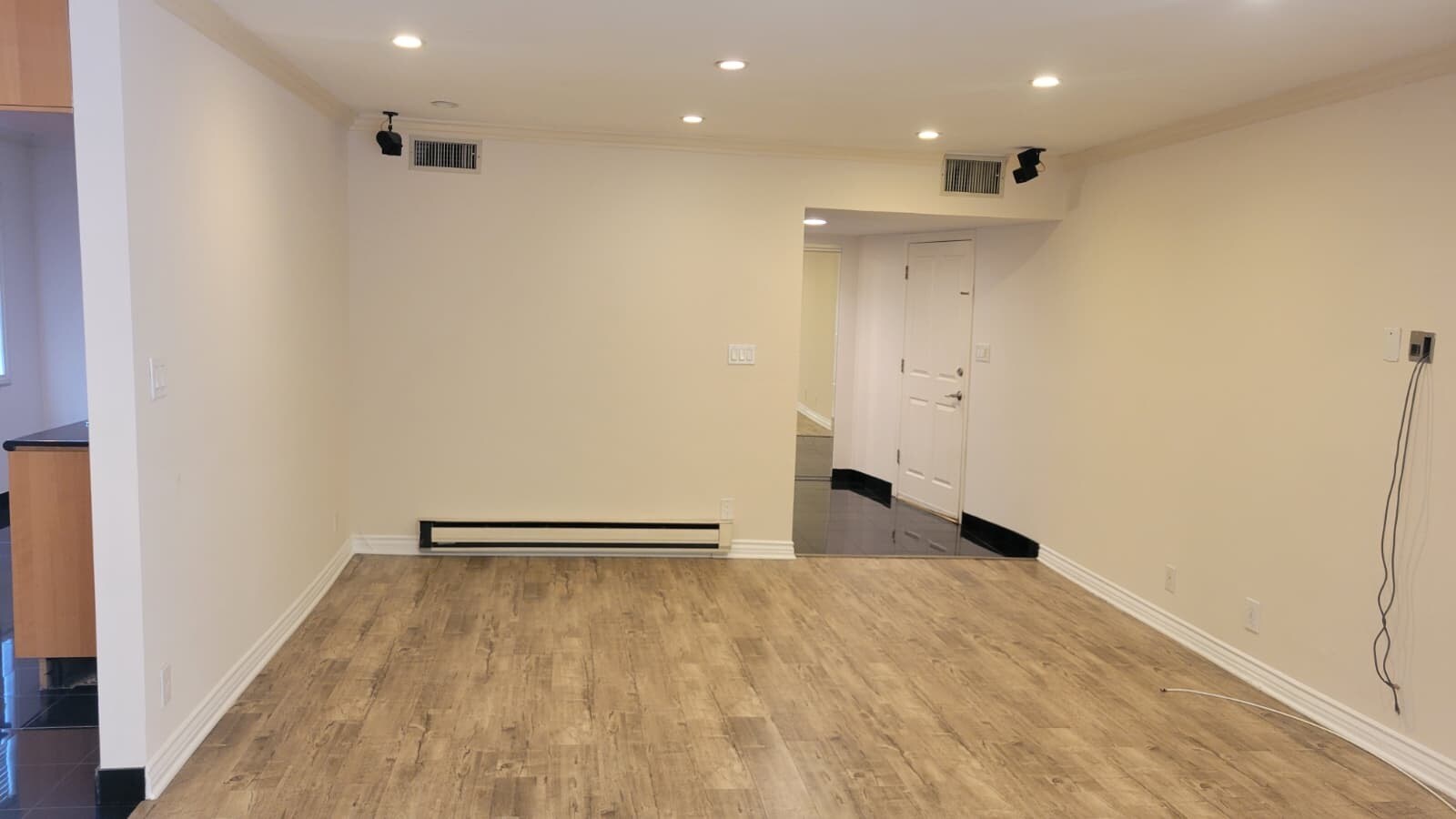 Building Photo - 4521 Colbath Ave