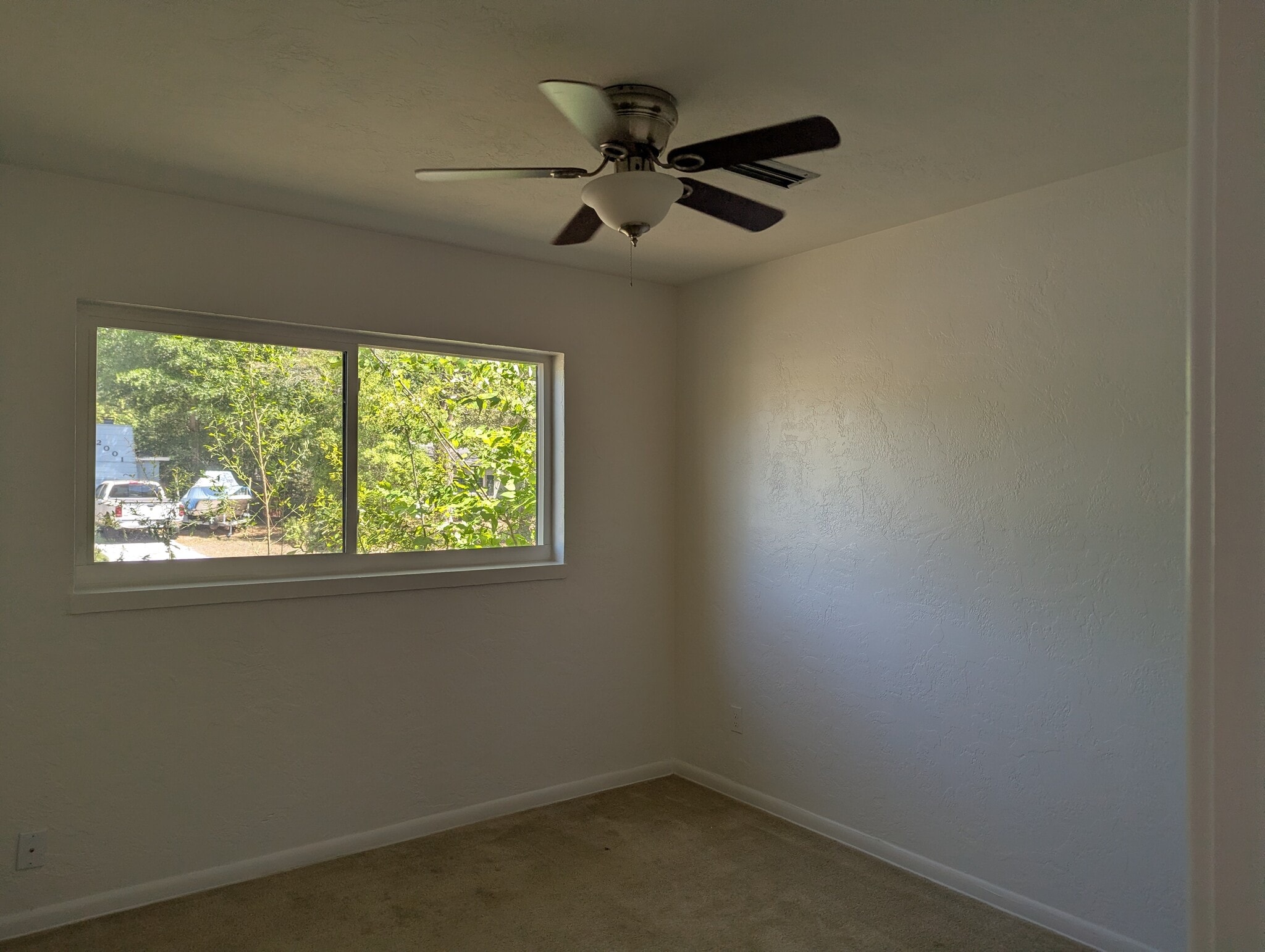 Building Photo - 2002 NE 15th Ter