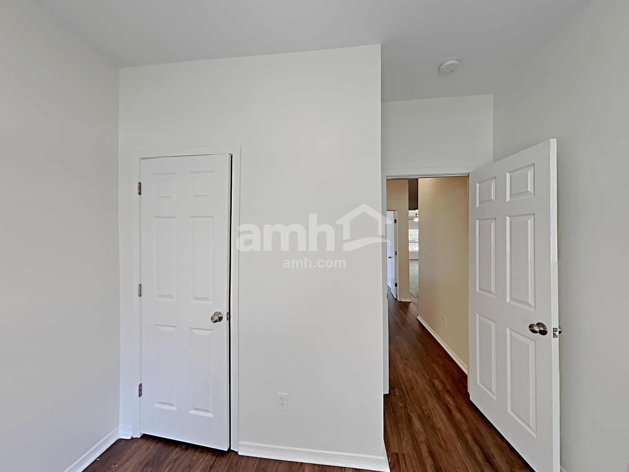Building Photo - 5411 Fenway Dr