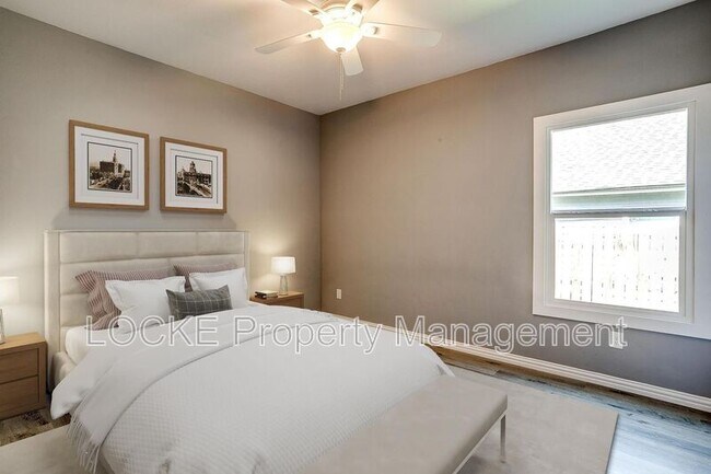 Building Photo - 1117 E Cantey St