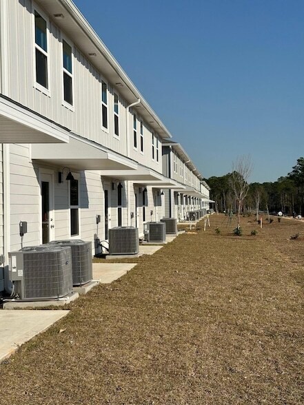 Building Photo - 5737 Stellarjay St