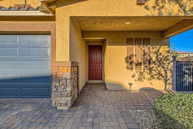 Building Photo - GATED 2-STORY HOME!