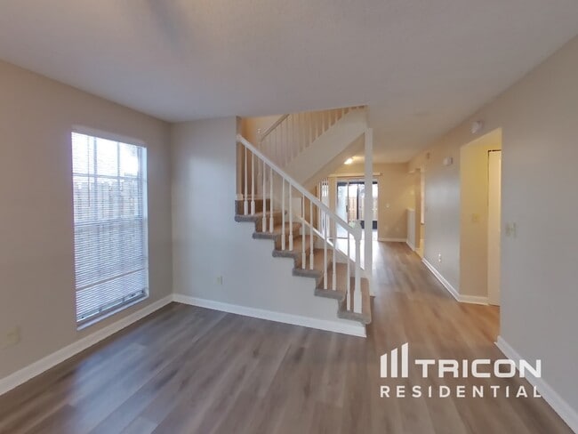 Building Photo - 11011 Greenaire Dr