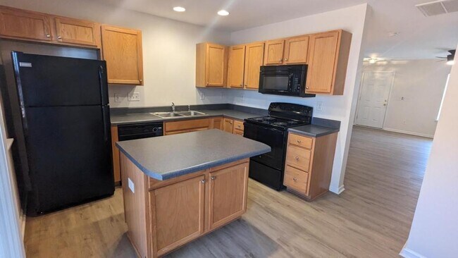 Building Photo - 7376 Sun Dance Dr