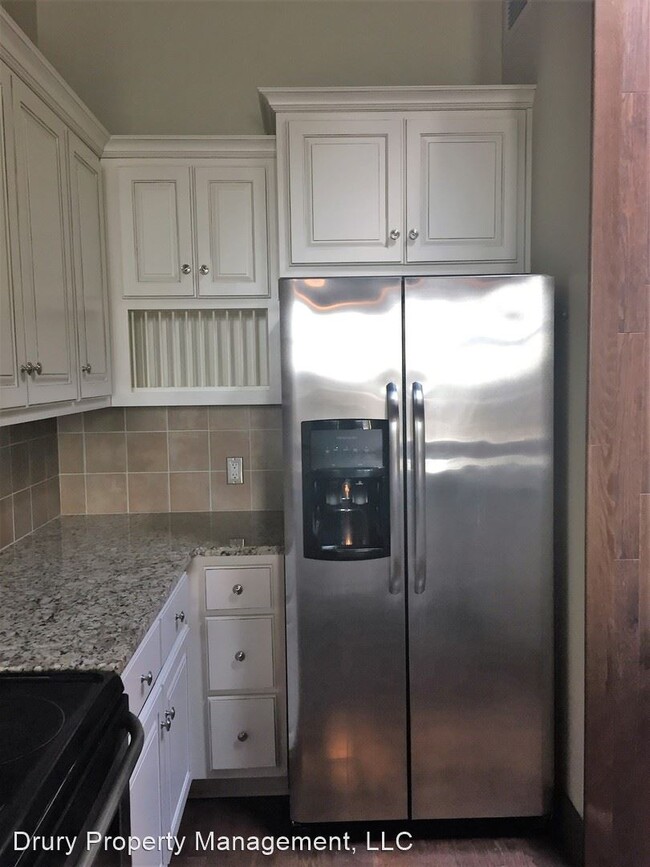 Building Photo - 2 br, 1 bath House - 311 Park Central West #B