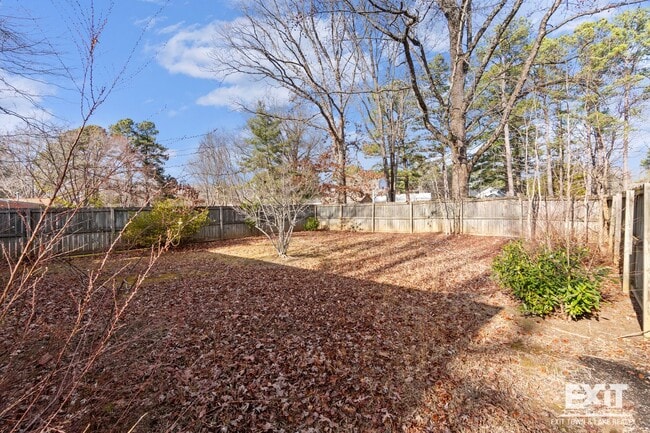 Building Photo - Welcome to your 2 bedroom, 1 bath home in South Hill!