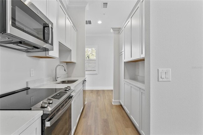 Building Photo - 1903 W Bristol Ave