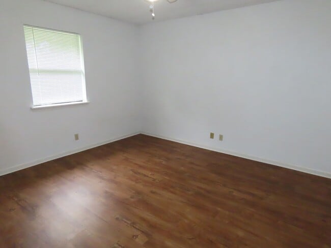 Building Photo - Whitehouse ISD! Spacious 3 Bedroom, 2 Bath...