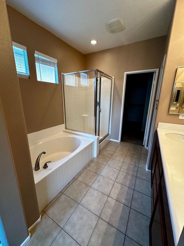 Building Photo - 11500 Park Trails Ct