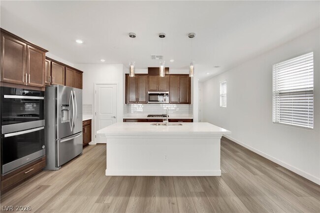 Building Photo - 1515 Pacific Baza St