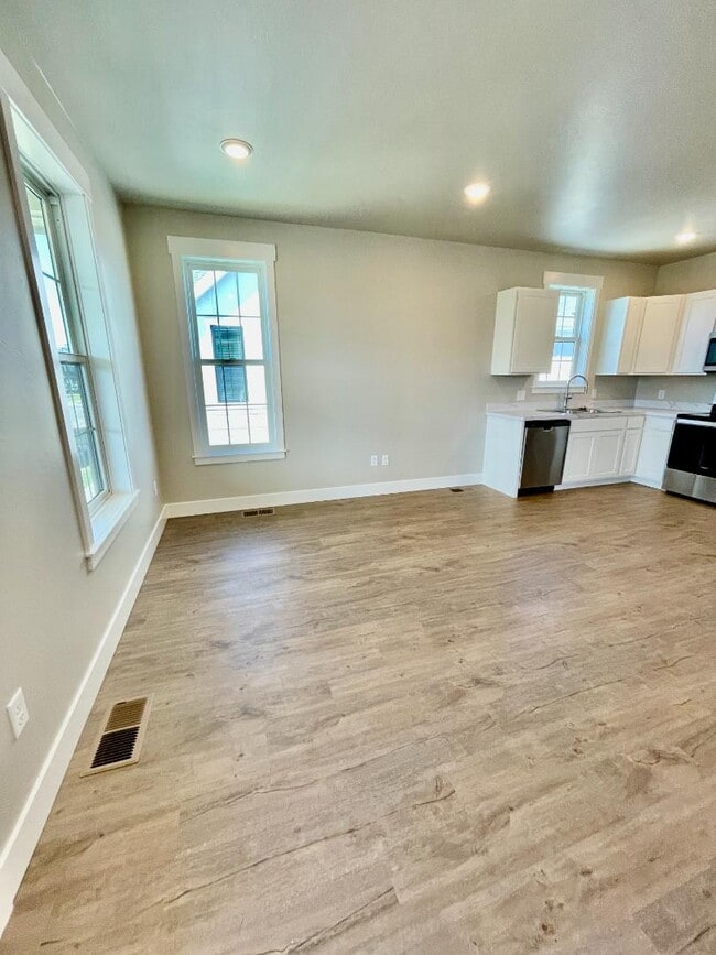 Building Photo - 6129 Elysian Rd