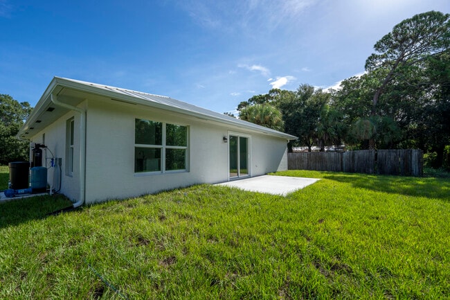 Building Photo - 7401 Donlon Rd