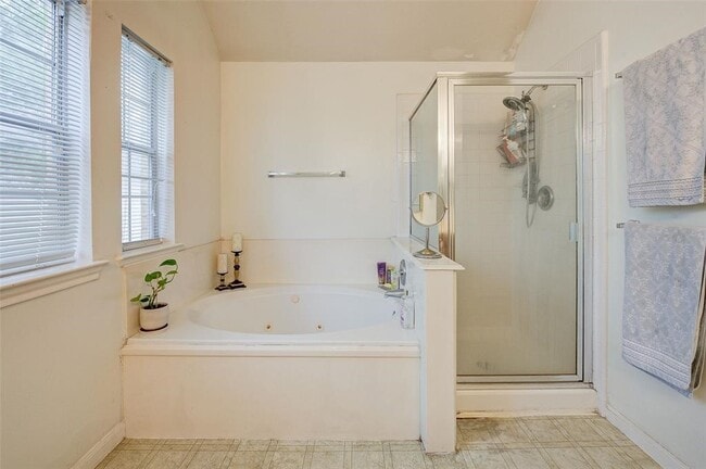 Building Photo - 17015 Maricella Cir