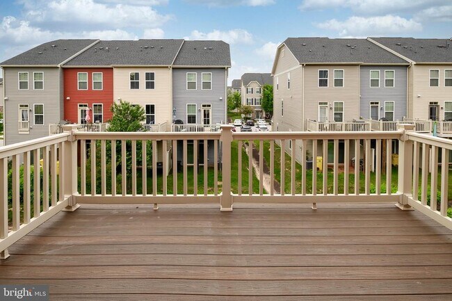 Building Photo - 708 Apple Orchard Dr