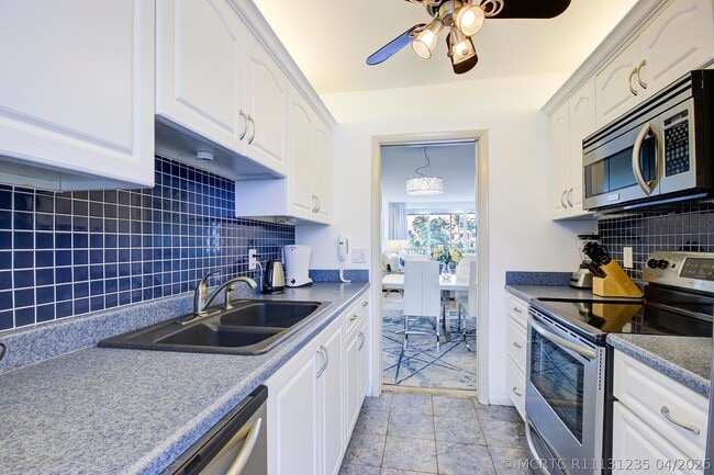 Building Photo - 3100 S Ocean Blvd