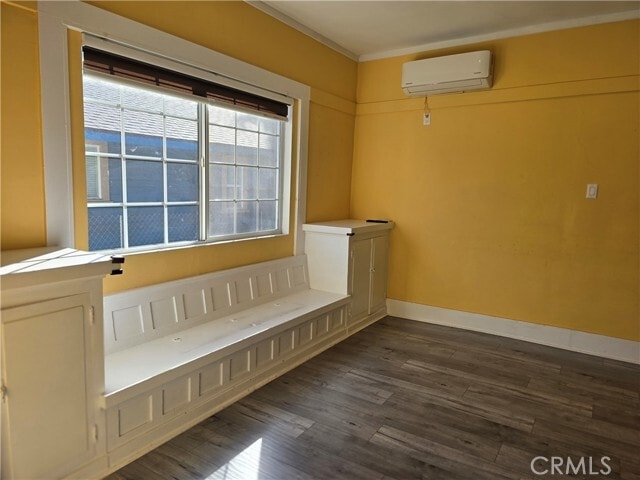 Building Photo - 396 N Mentor Ave