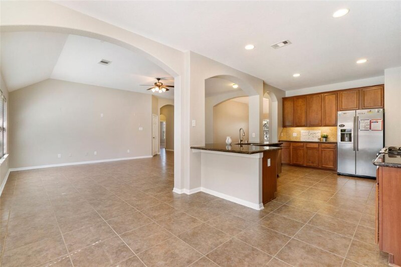 Building Photo - 139 N Hawkhurst Cir