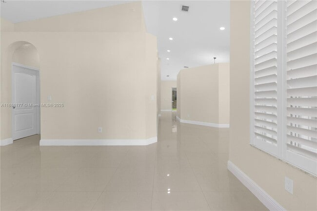 Building Photo - 4108 NE 22nd St