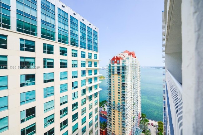 Building Photo - 1200 Brickell Bay Dr