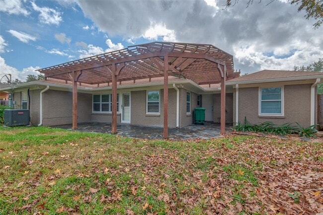 Building Photo - 4710 Willowbend Blvd