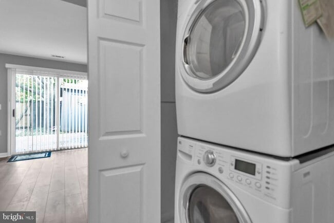 Building Photo - 1065 Cedar Ridge Ct