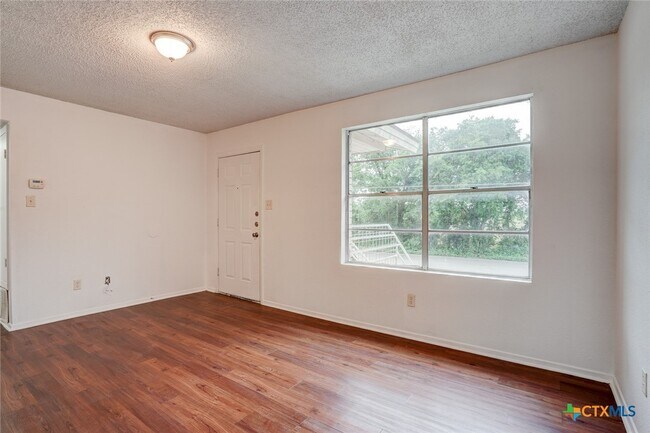 Primary Photo - 748 Old Martindale Rd