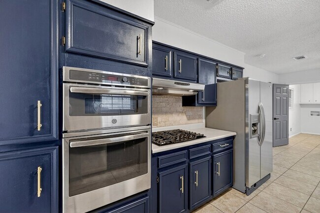 Building Photo - 2821 Metz Dr