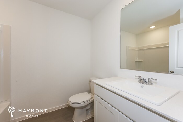 Building Photo - 1083 Neyland Dr