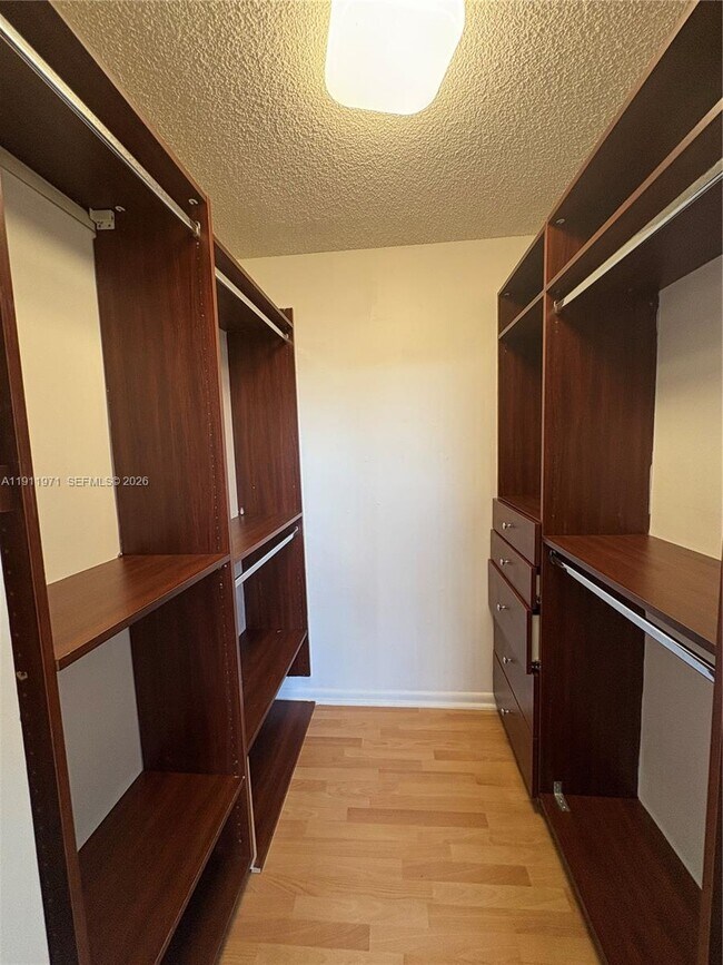 Building Photo - 1040 NW 80th Ave