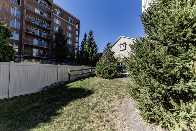 Building Photo - 1167 Colfax Ave