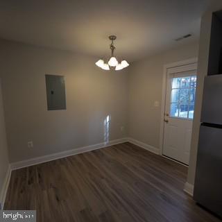 Building Photo - 46175 Kayak Ct