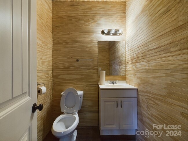 Building Photo - 618 Monroe Hwy