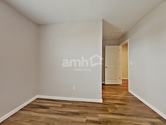Building Photo - 20728 W Thomas Rd