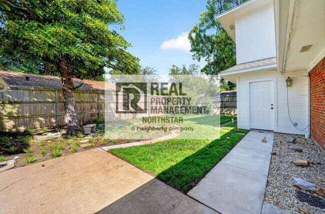 Building Photo - 902 Arrowhead Dr