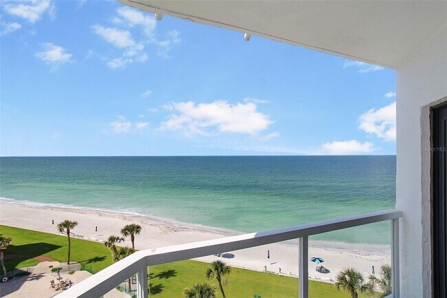 Building Photo - 1050 Longboat Club Rd