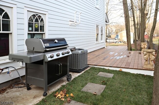 Building Photo - 113 Washington St