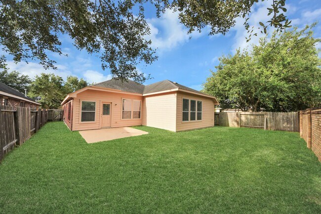 Building Photo - 19122 Mission Manor Ln