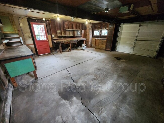 Building Photo - 3100 S 10th St
