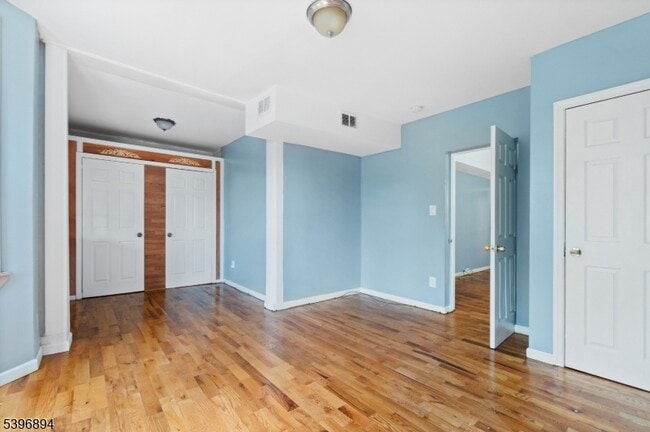 Building Photo - 14 Treacy Ave