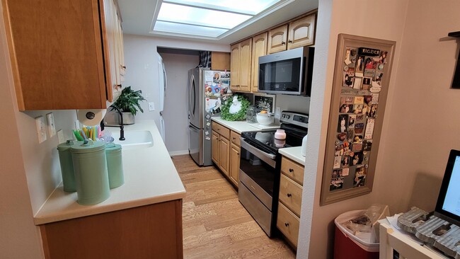 Building Photo - 6841 Countrywoods Cir
