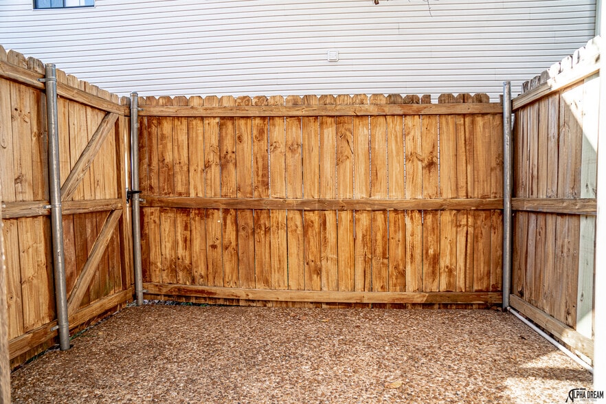 Building Photo - 1370 Oakland Ave