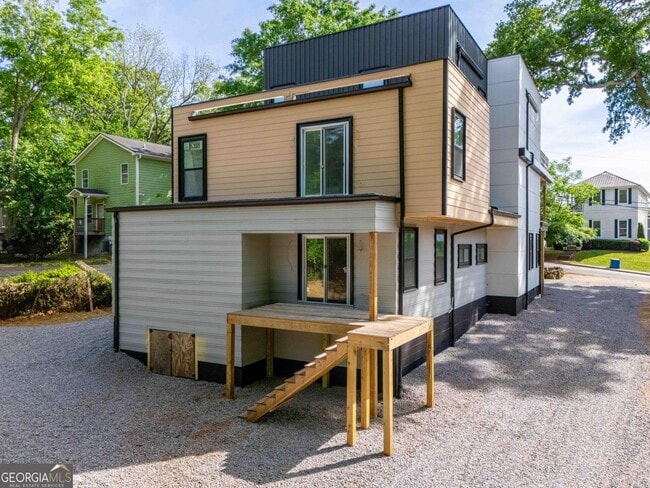 Building Photo - 1465 E Broad St