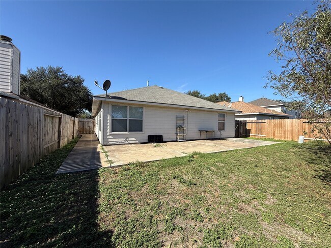 Building Photo - 6534 Carly Park Way