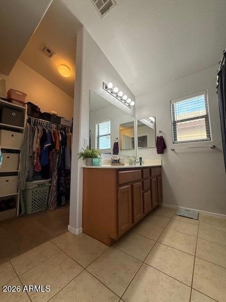 Building Photo - 1314 E Ash Rd