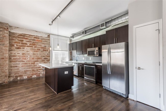 Building Photo - 909 Texas St