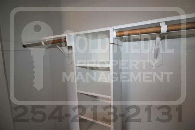 Building Photo - 1017 S 9th St