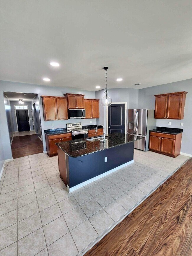 Building Photo - 884 Hayes Point Cir
